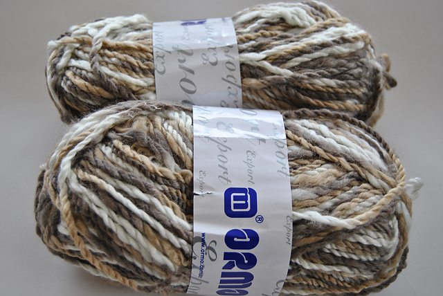 pelotes fil dégradé poncho tricoté
