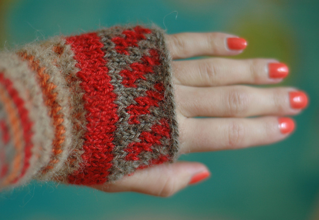 knitting fingerless gloves patterns orange red