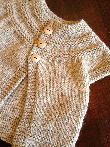 Help finding beginner baby sweater pattern! : knitting