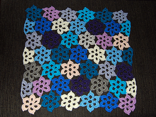 20111125_flowerpicot_pillow_inprogress_medium.jpg