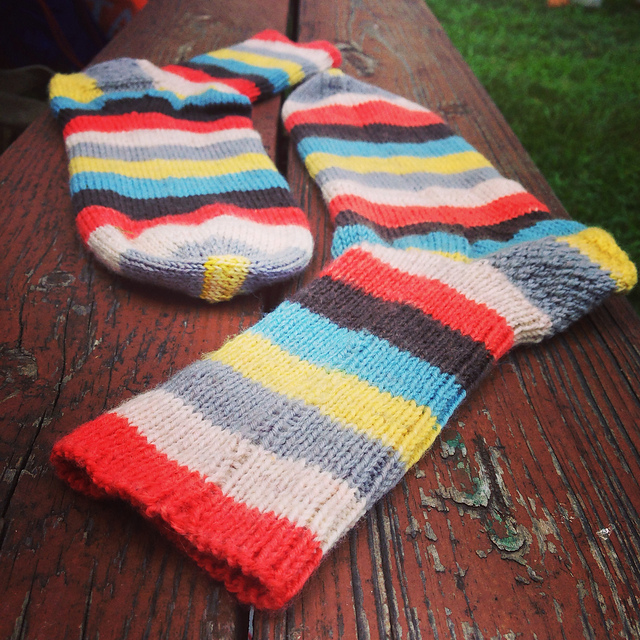 [FO] A pair of socks for giant size 13 feet r/knitting