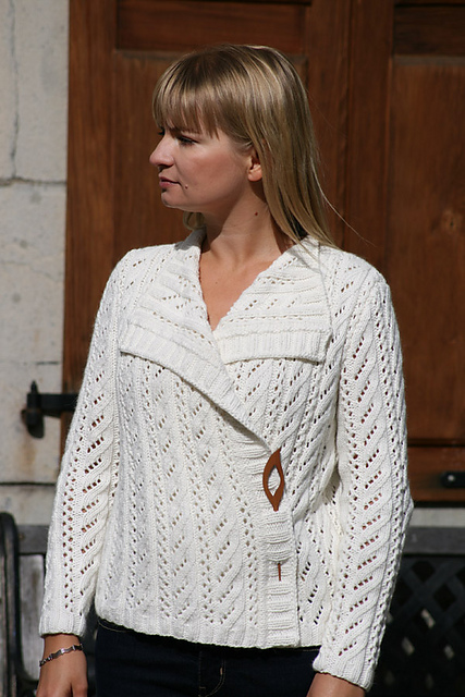 http://images4.ravelrycache.com/uploads/sunkat/77317066/Carmel_small_3_medium2.jpg Carmel cardigan - knitting pattern by Katya Wilsher