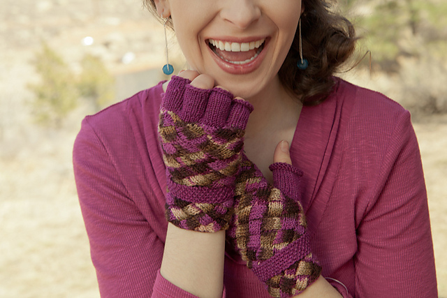 Reservoir Mitts knitting pattern knitscene accessories 2012