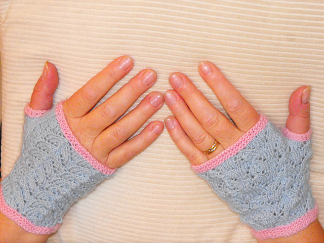 More Yarnsville mitts More Yarnsville mitts